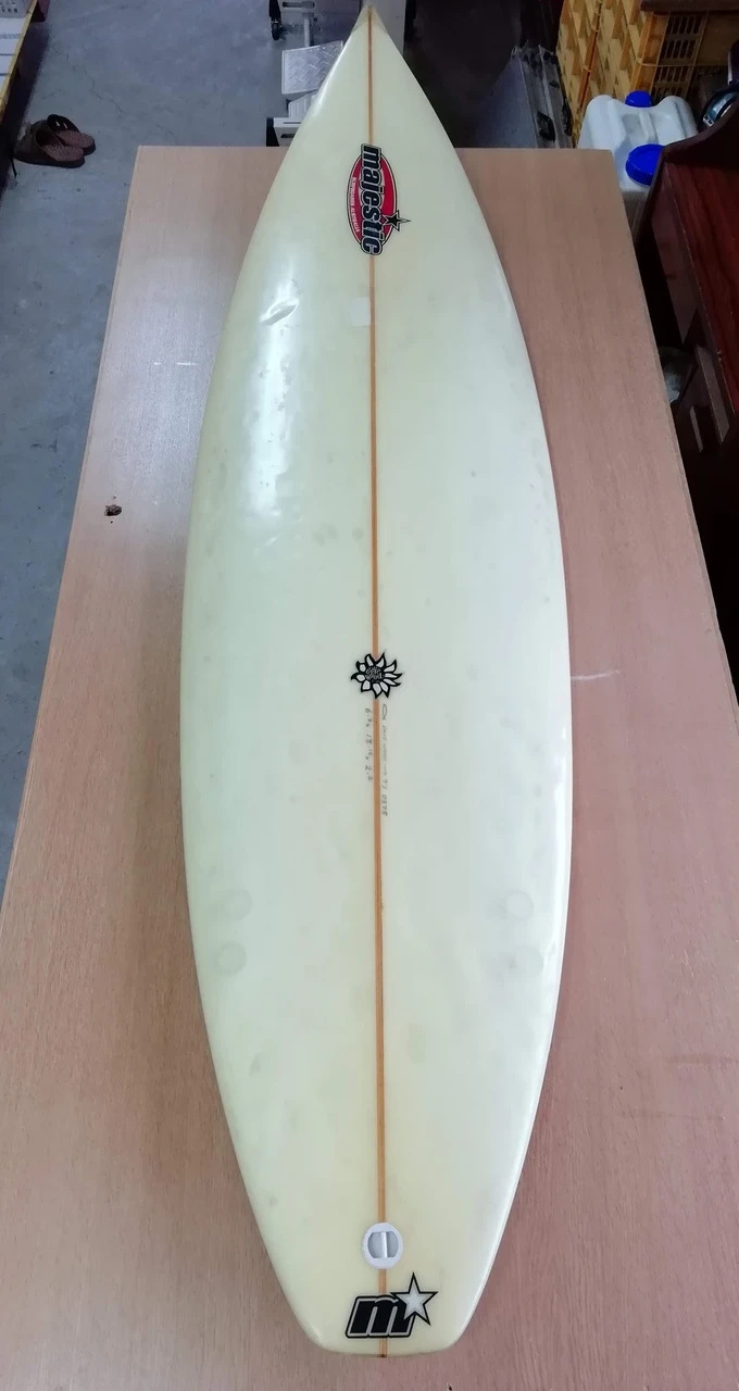 The surfboard I was riding before the idea of GIUNGISCIO® was born.