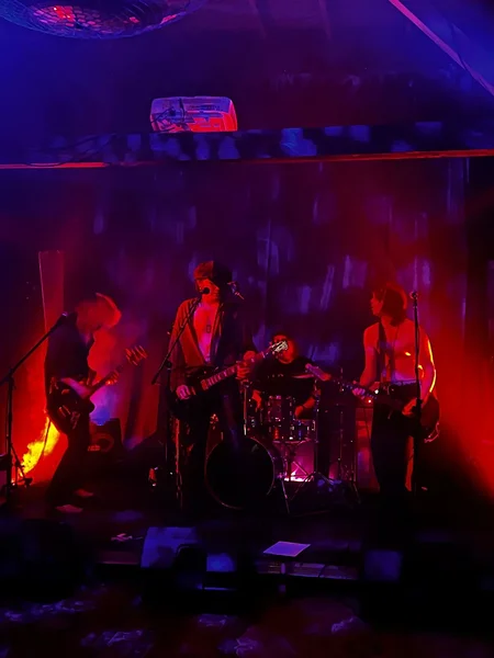Lovers Left Alive (FIN), Uus Laine (Tallinn)