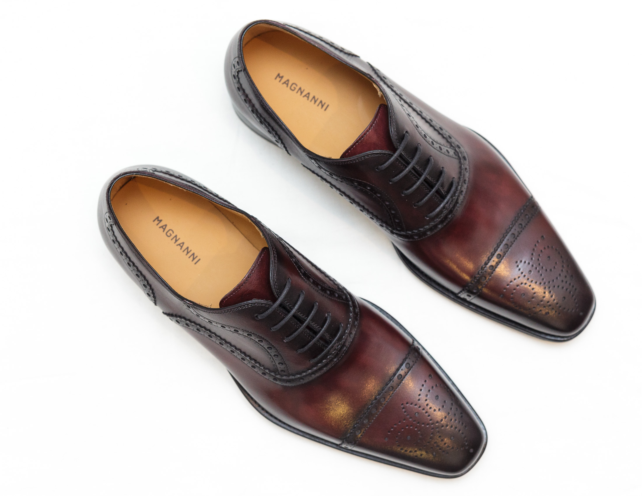 Classic Boutique – Magnanni Burgundy Oxford Shoes (€250)