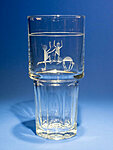 Motiv &quot;Seiltänzer 1&quot; auf Stapelbecher Typ Cooler aus der Serie Gibraltar der Glashütte Onis.