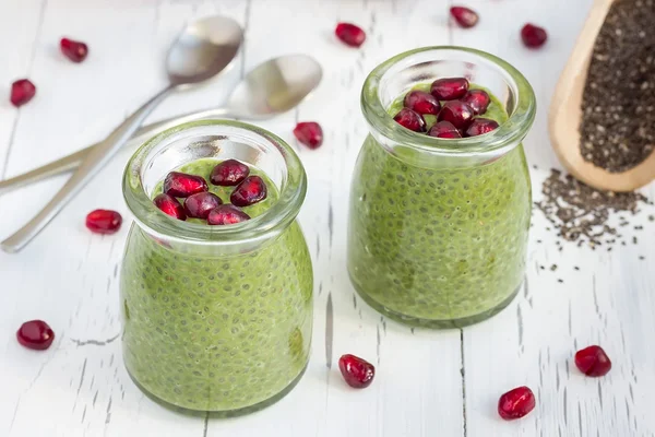 Matcha chia pudding