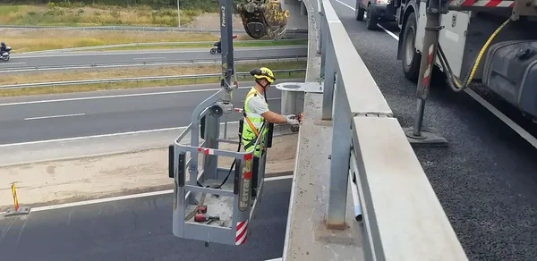 VT4 Oulu HASA Group työt: tie-ja siltarakennustyöt, betonielementtien asennus, putkityöt, liikennejärjestelytyöt, liikenteenohjaus, työmaapalvelut ja työmaapäivystys, työmaakuljetukset nosturiautolla