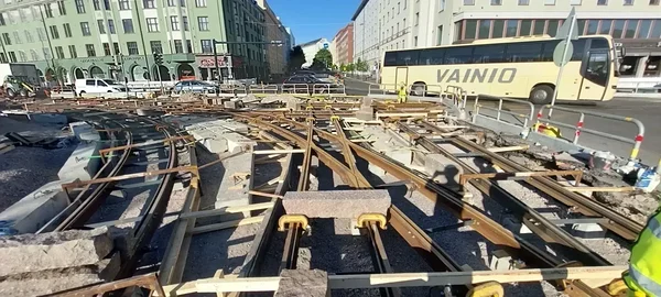 Mannerheimintien korjaus_ raitiotien päällysrakenteen muotti-ja betonointityöt
