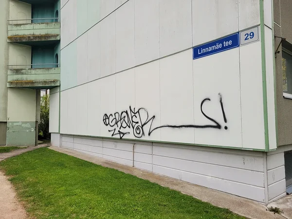 Graffiti ülevärvimine