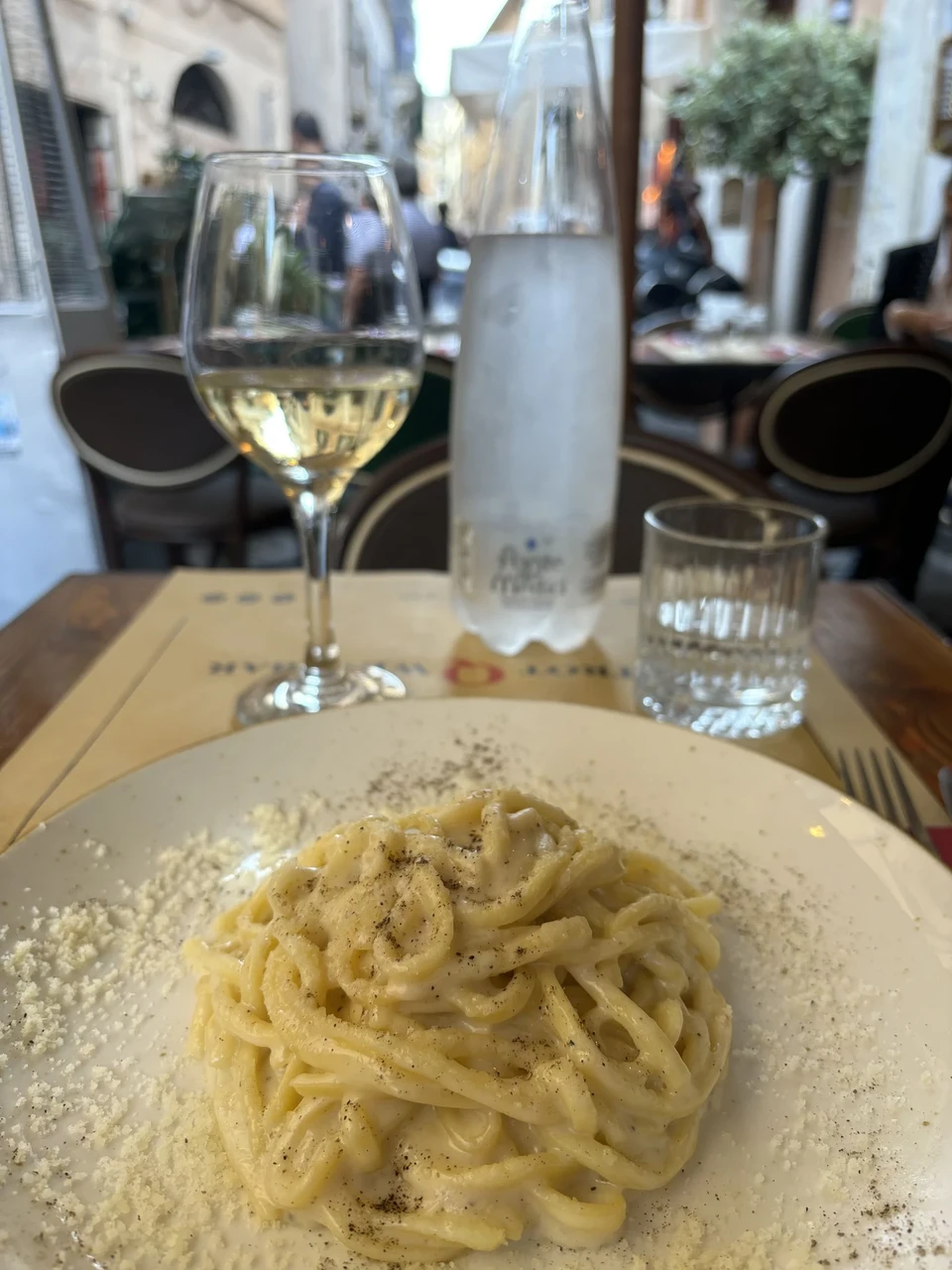 Cacio e Pepe - ItaliaMia Magazine - Luminata