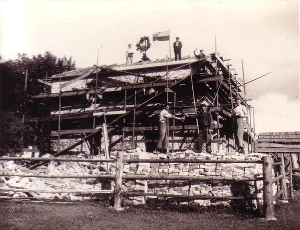 Tori seltsimaja juurdeehituse sarikapidu 27. augustil 1938, Tori muuseum; 