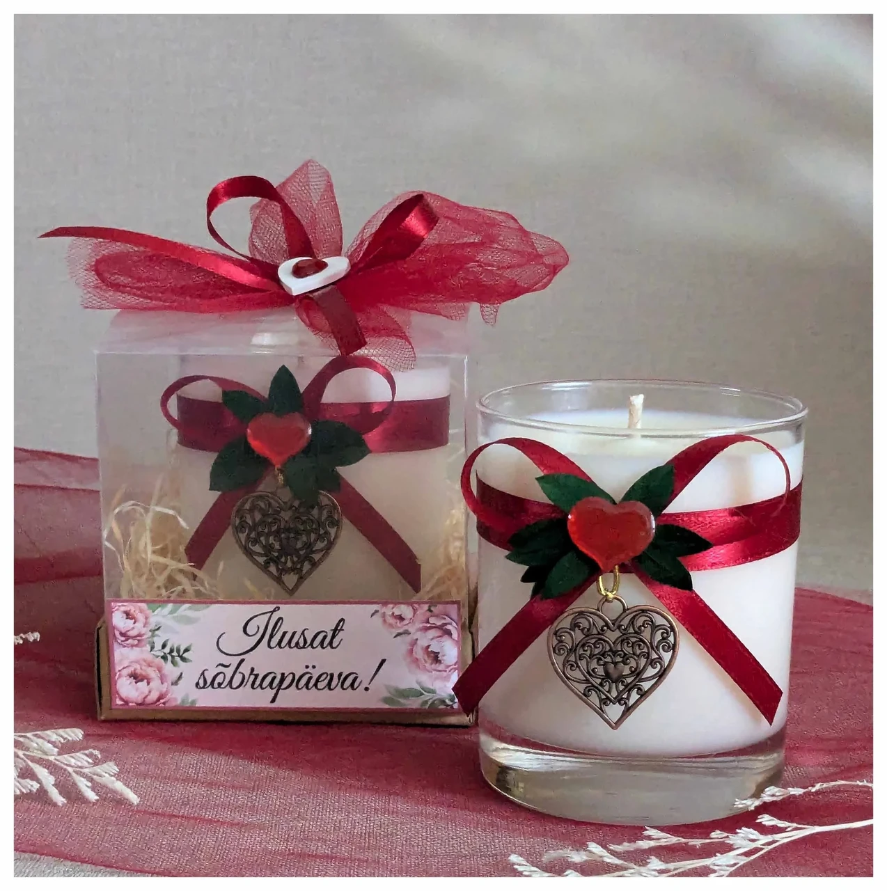 Sõbrapäeva käsitööküünal punase paelaga