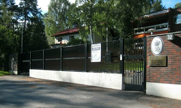 India saatkonna aed ja väravad Helsingis