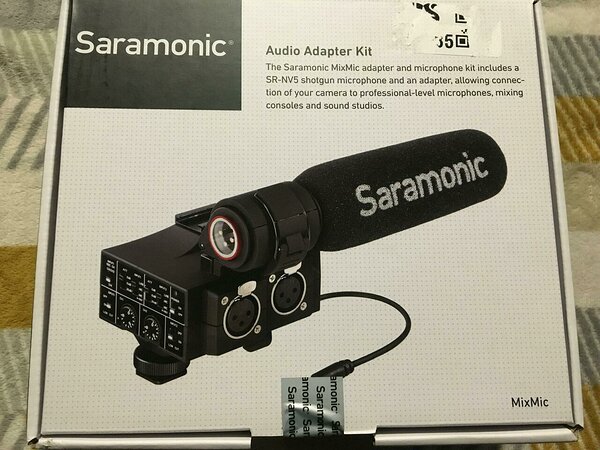 Saramonic mikrofon koos audio adapteriga