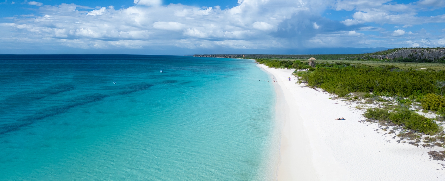 Cocotours offers Dominican airport transfers to anywhere in the country such as to this beach at Cabo Rojo in Pedernales