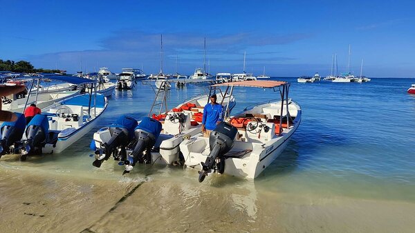 Your captain awaits you on Bayahibe beach to take you in your private launch to Saona island