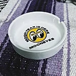 Mooneyes ash tray 1