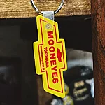 Mooneyes keychain bowtie 1