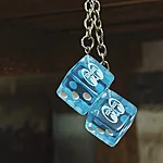 Mooneyes keychain dice blue 2
