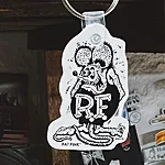 Mooneyes keychain ratfink white2 1