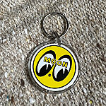 Mooneyes yellow plastic keychain 1