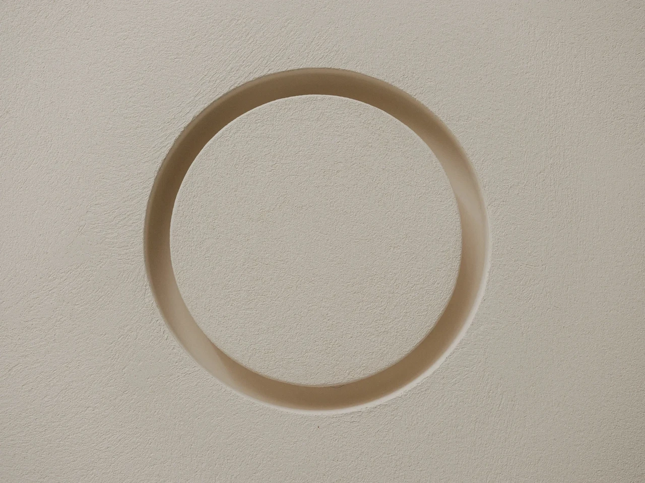 Savimarmorinoga viimistletud ventilatsiooniava