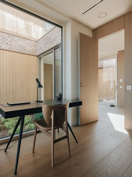 Kogu hoone on kavandatud valguse liikumise järgi