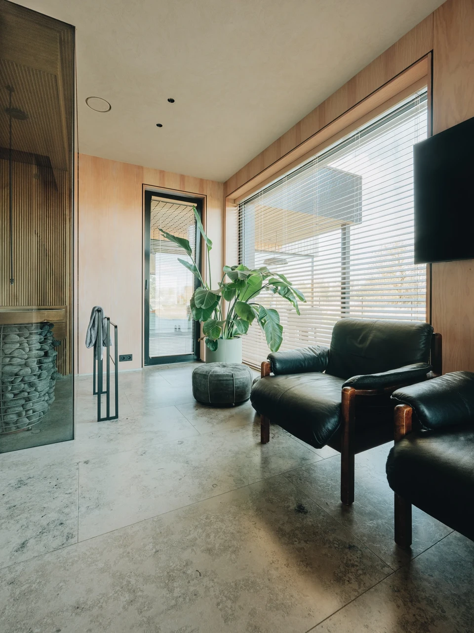 Sauna eesruumi laes on kasutusel lubipahtel