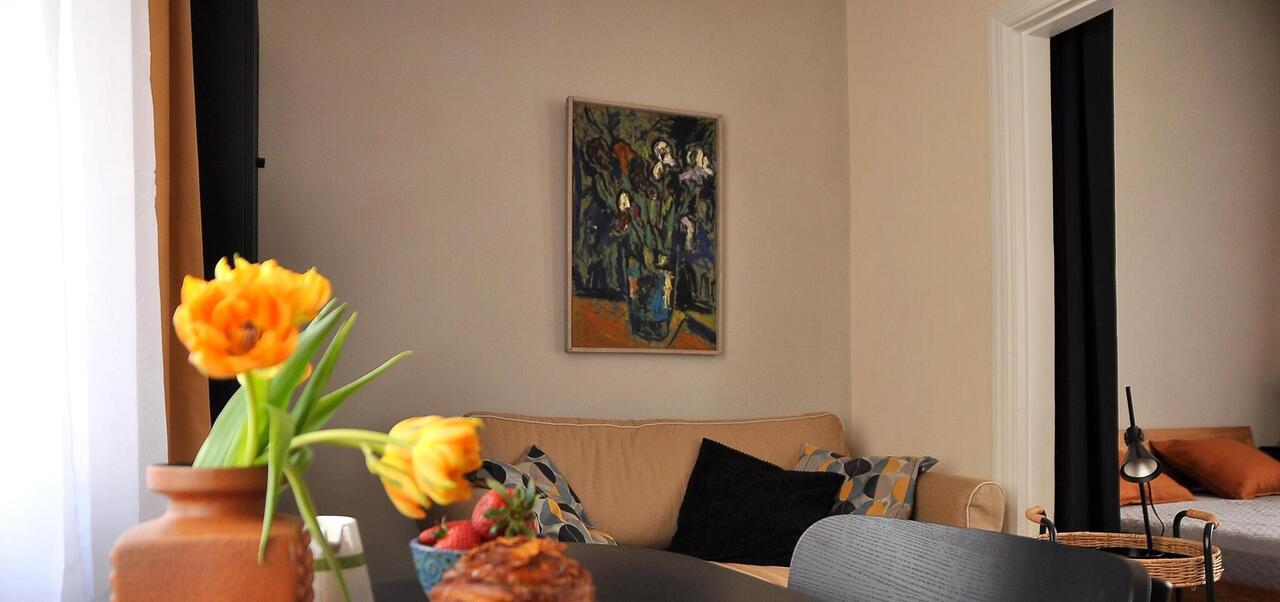 Lubipahtliga viimistletud seinad ja laed Kassitoome elamus