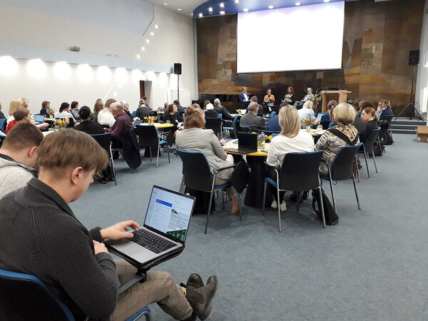 Estoinan Research Council conference on twinning projects at Unviersity of Tartu Library.