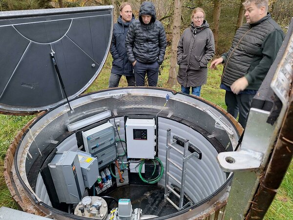 The Danes show Estonian colleagues sites and methods of geothermal heat exploitation.