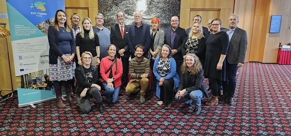 Group photo at the EGT-TWINN final meeting at Hestia Hotel Europa lobby
