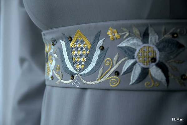 Kati siiditikand põhja eesti barokne kaidi kleit vastuvõtt hall sünteetika (6)