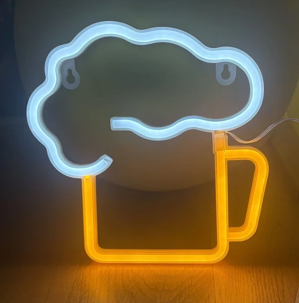 “Beer” light / beer mug-shaped lamp
