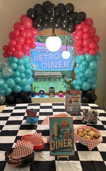 1950.ndate peotarvikud / retro hamburgeri ja friikate korvid