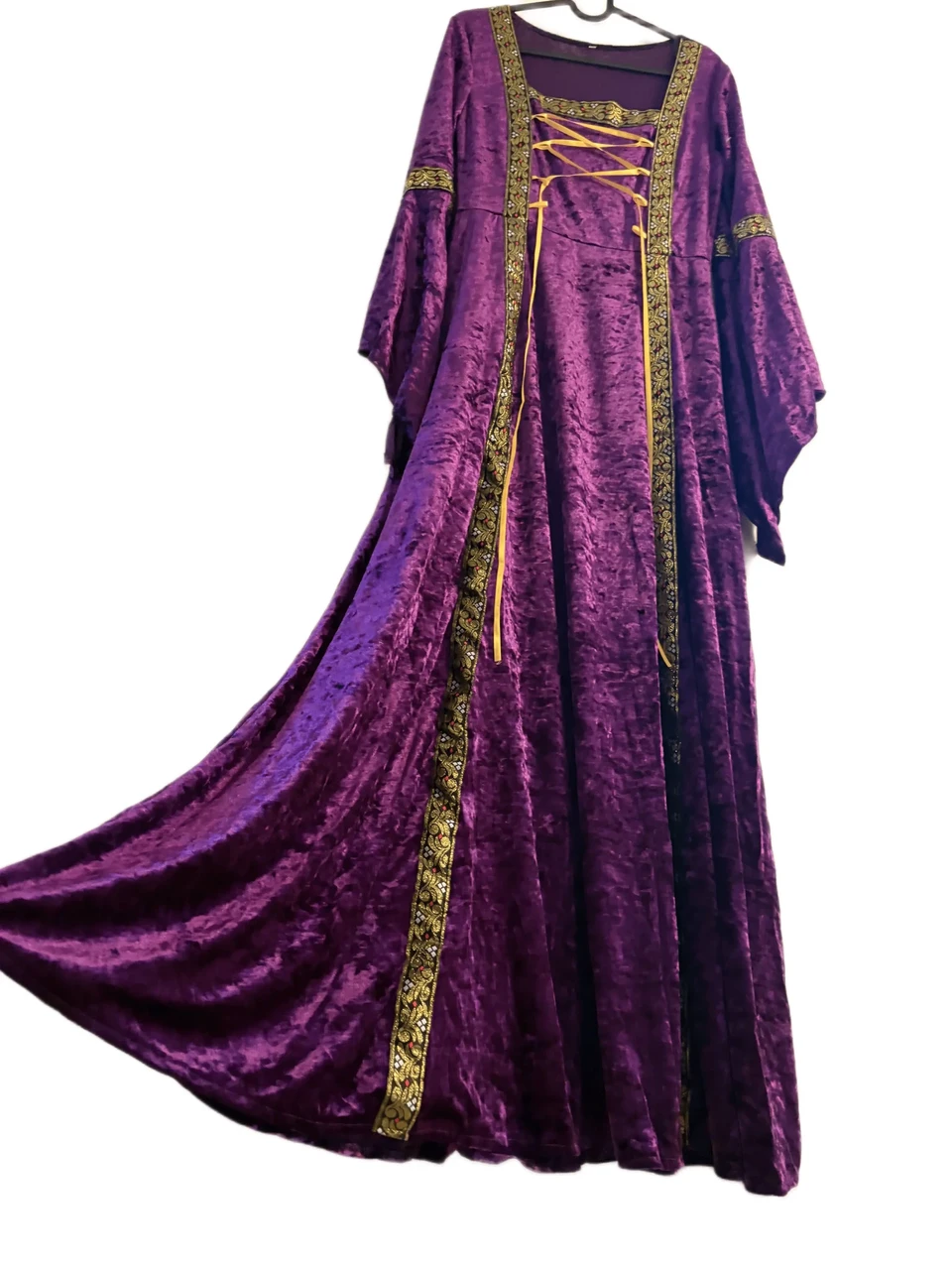 Purple Late Medieval or Renaissance Dress S/M/L | Party Supplies, String Art & Paber Art - Dellwood DIY Purple Late Medieval or Renaissance Dress S/M/L | Party Supplies, String Art & Paber Art - Dellwood DIY