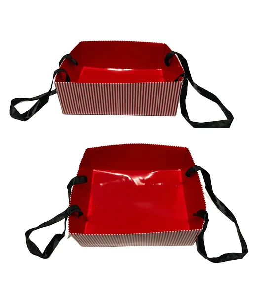 Retro punane ja triibuline karp