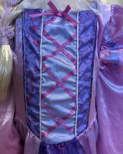 Lilla ja roosa printsessikleit lapsele