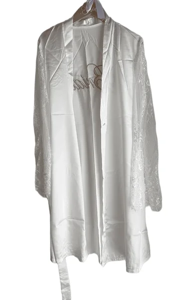 Pruudi hommikumantel kohe olemas kiire tarne