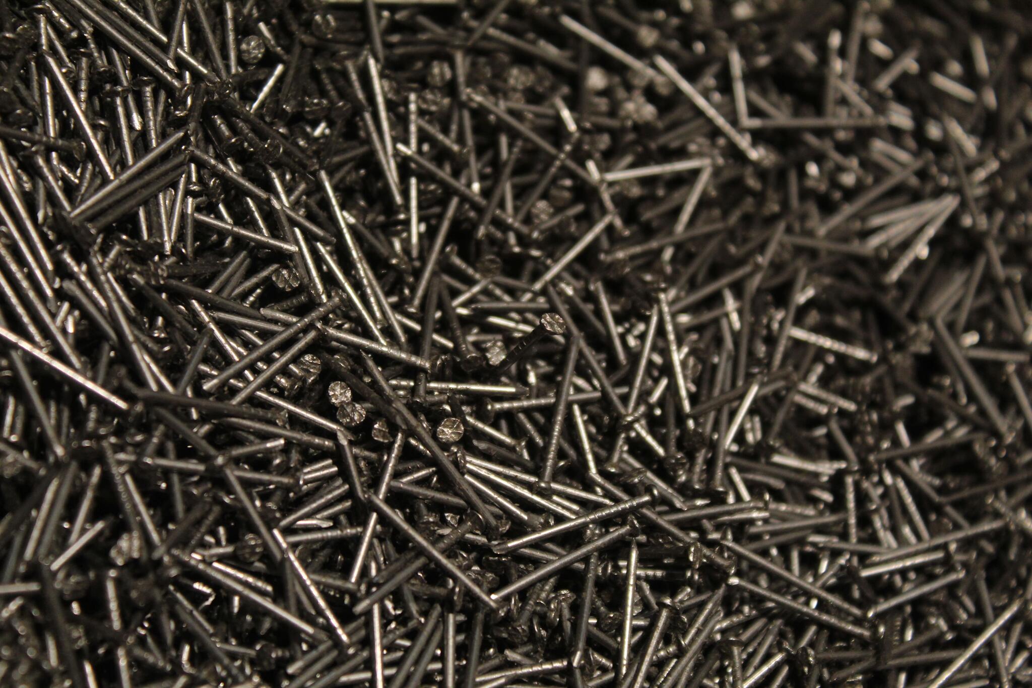 1-best-string-art-nails-coloured-red-blue-white-black-silver