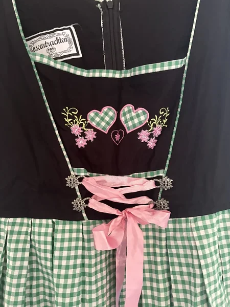 Kvaliteetne naiste Oktoberfesti dirndl