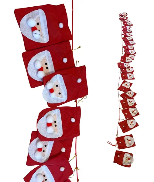 Taskutega kangast advendikalender seinale