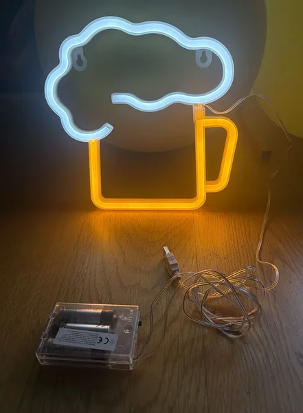 “Beer” light / beer mug-shaped lamp