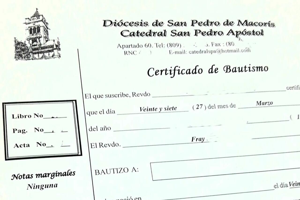 
Foto di un certificato di battesimo dominicano
