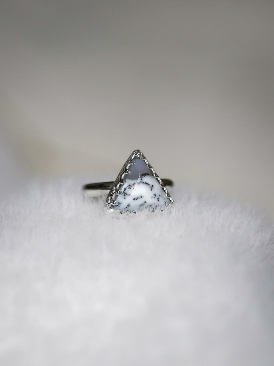 Dendriitopaaliga sõrmus "Laiuse voor"