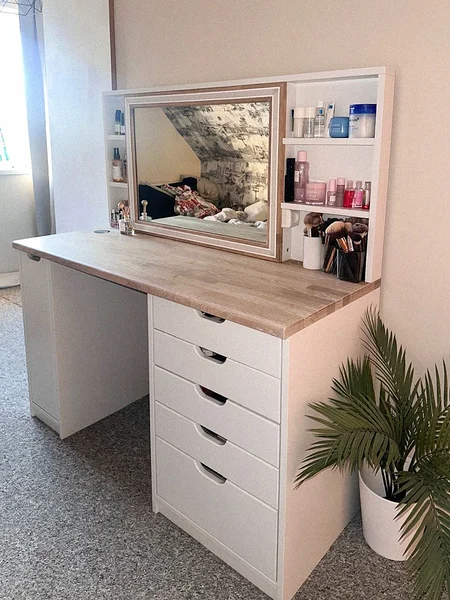 Meigilaud valgustusega