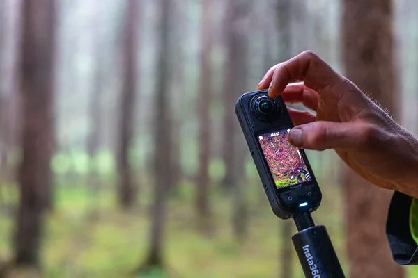 Olukorra jäädvustamiseks kasutab Indrek Hiiesalu mh spetsiaalset nn 360 kraadi kaamerat. Foto: Katre Liiv