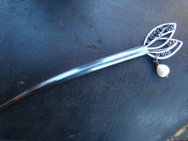 Juuksenõl "Lehesadu". Hõbe 925+pärl