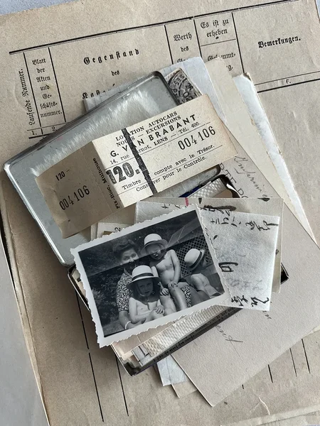 [vintage] vintage pabereid täis ravimikarp