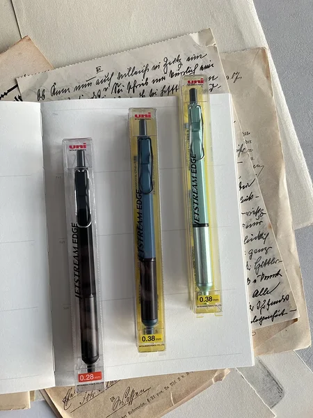 pastapliiats Jetstream Edge, uni