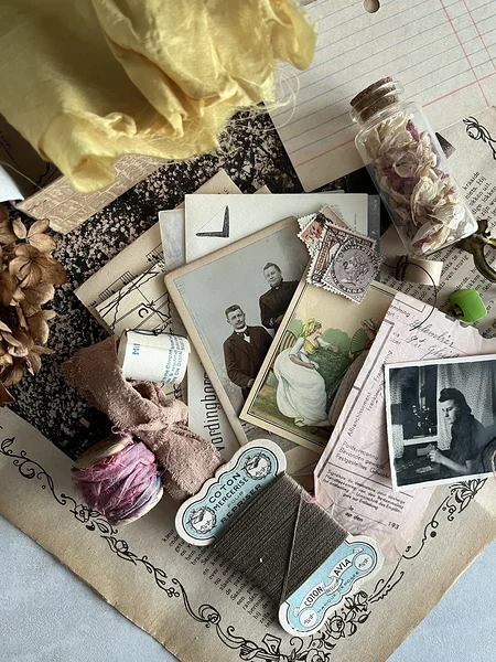 [vintage] vintage inspiration box with mixed materials