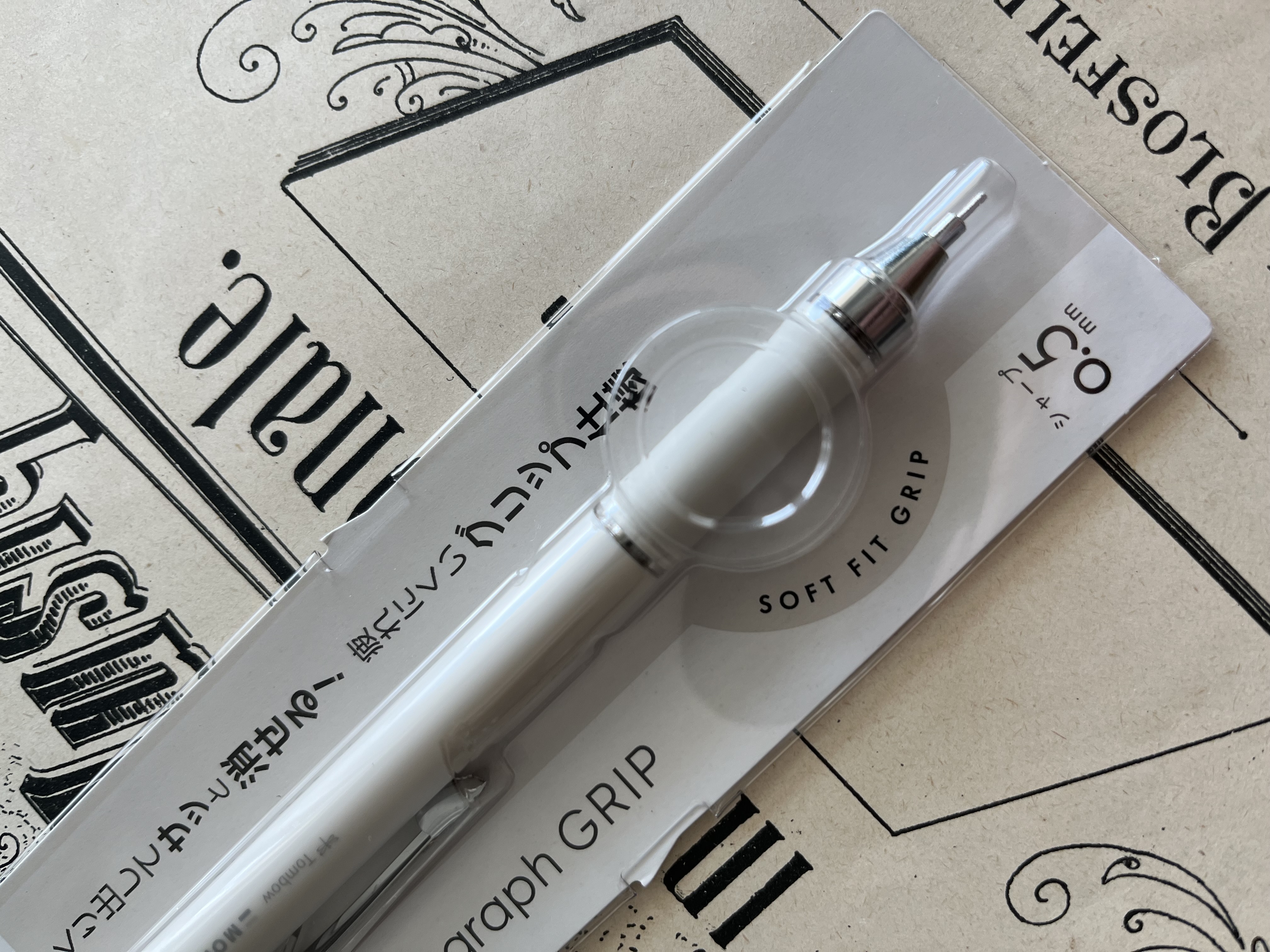 Graphgrip mehaaniline pliiats Tombow Graph Grip Mono 0.5 – Jonna Studio