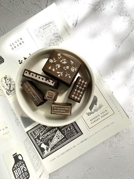 How to use, clean and store rubber stamps