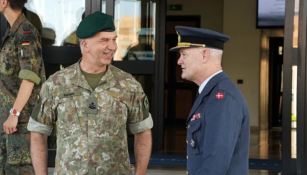 From the left: Brigadier General Alvydas Šiuparis, Commandant of the Baltic Defence College, and Lieutenant General Max A.L.T. Nielsen, Commandant of the NATO Defence College. Photo: NDC