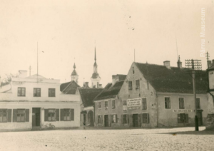 Foto. Vaade Pärnu keskaegse turuplatsi edelapoolsele nurgale. Pärnu, 1938 (PäMu _ 21 F 1905:5); Pärnu Muuseum SA